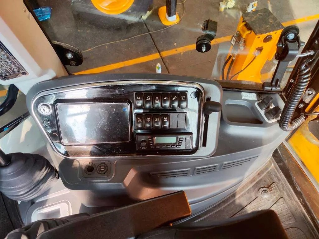 Экскаватор-погрузчик LONKING 83C Экскаватор-погрузчик LONKING 83C — изображение 8